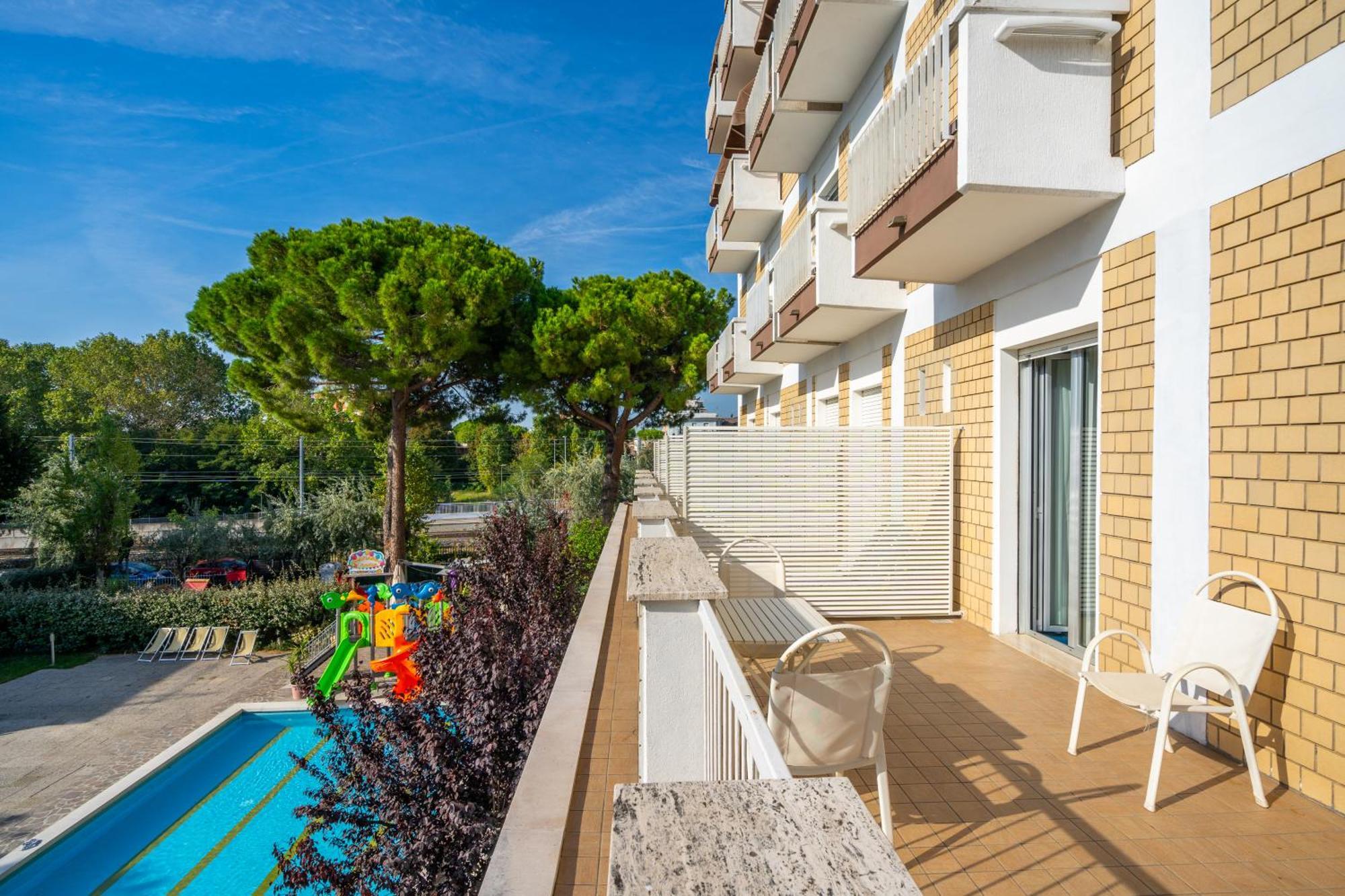 Lotus Hotel All Inclusive & Spiaggia Rimini Extérieur photo