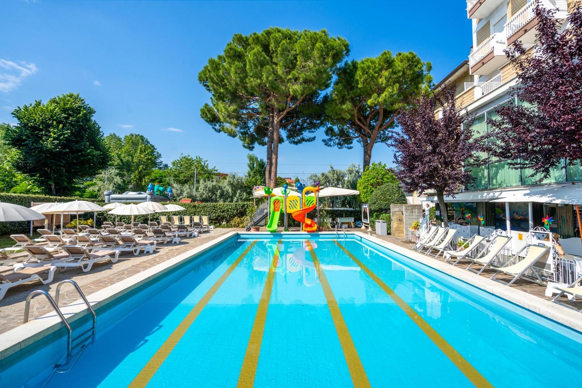 Lotus Hotel All Inclusive & Spiaggia Rimini Extérieur photo